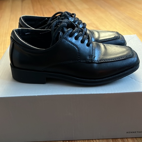 Kenneth Cole Reaction Other - Kenneth Cole Reaction Boys Dress Shoes